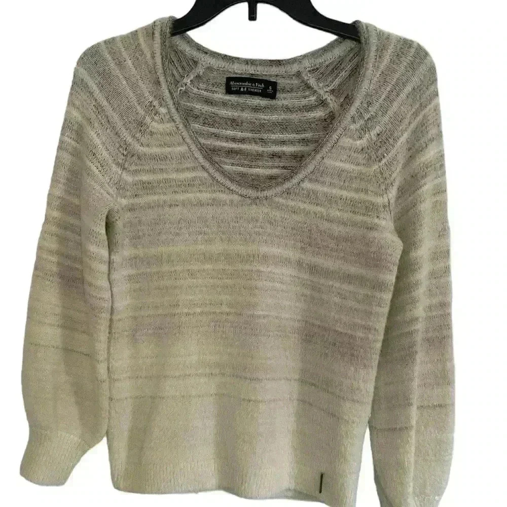 Abercrombie & Fitch Women’s Soft A&F Sweater Size Small